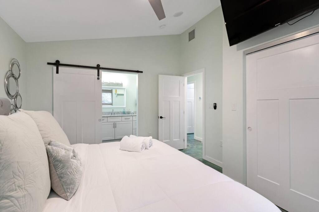 Heated Pool I Soundproof Home I Firepit I 630Mbps Hollywood Eksteriør bilde
